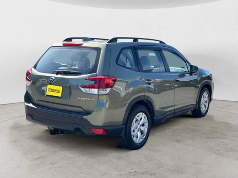 Used 2021 Subaru Forester AWD/4WD image 5