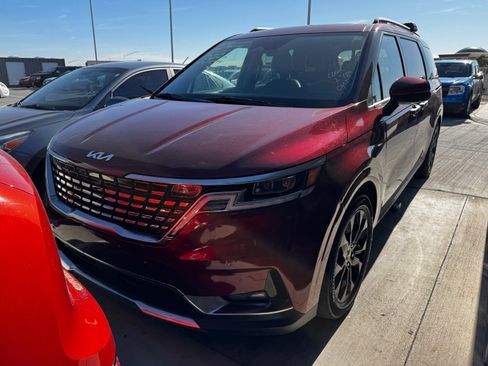 Certified 2023 Kia Carnival SX Prestige image 2