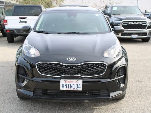Used 2020 Kia Sportage LX image 2