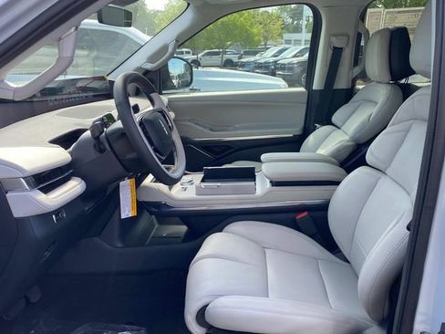 New 2026 Lincoln Navigator L Reserve AWD/4WD image 10