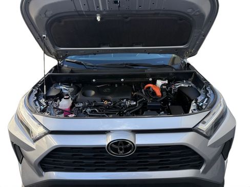 Used 2025 Toyota RAV4 XLE image 18