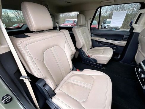 Used 2024 Ford Expedition Limited image 15