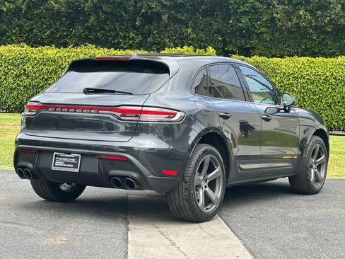 Certified 2026 Porsche Macan AWD/4WD image 8