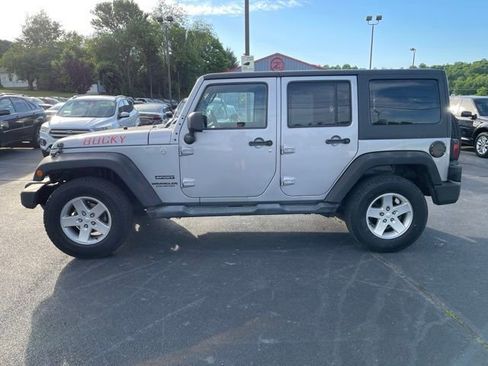 Used 2013 Jeep Wrangler Unlimited Sport AWD/4WD image 5