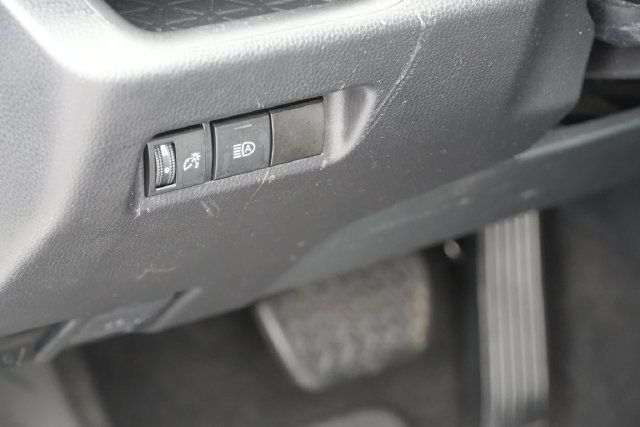 Used 2021 Toyota RAV4 LE FWD image 23