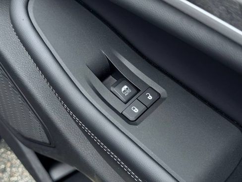 Certified 2025 Jeep Grand Cherokee Limited AWD/4WD image 16