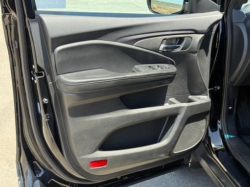 Used 2021 Honda Passport Sport image 17