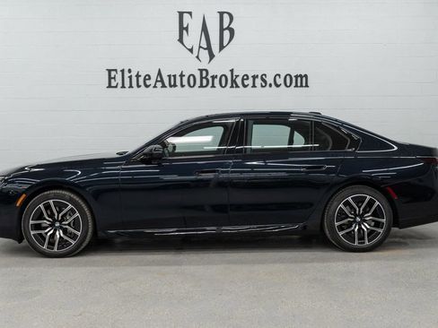 Used 2024 BMW 740i xDrive image 2
