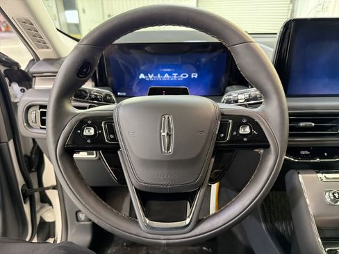 New 2026 Lincoln Aviator AWD image 13