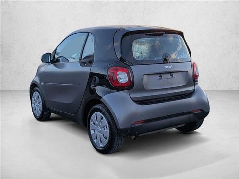 Used 2016 smart fortwo pure image 8