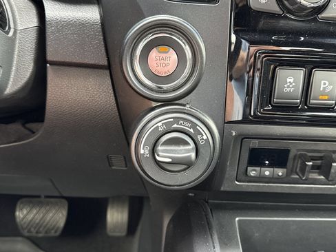 Used 2024 Nissan Titan PRO-4X AWD/4WD image 23