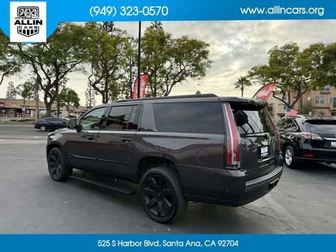 Used 2017 Cadillac Escalade ESV Luxury RWD image 6