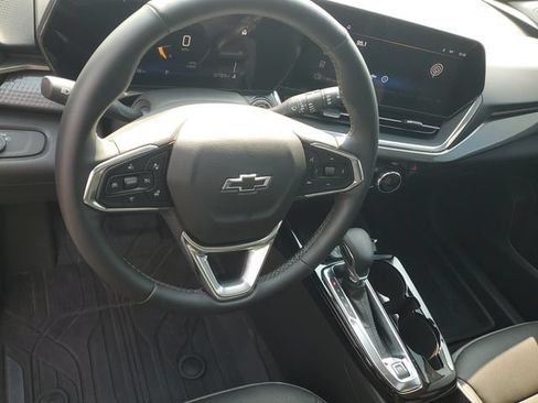 Certified 2024 Chevrolet Trax ACTIV w/ Sunroof Package FWD image 17