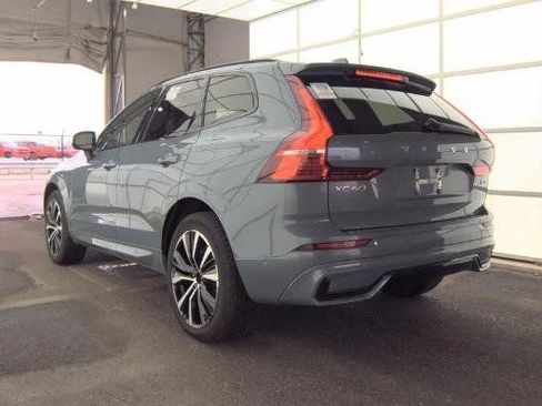 Used 2023 Volvo XC60 B5 Plus w/ Protection Package Premier AWD/4WD image 3