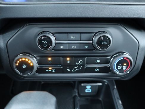 New 2025 Ford Bronco 4-Door image 6