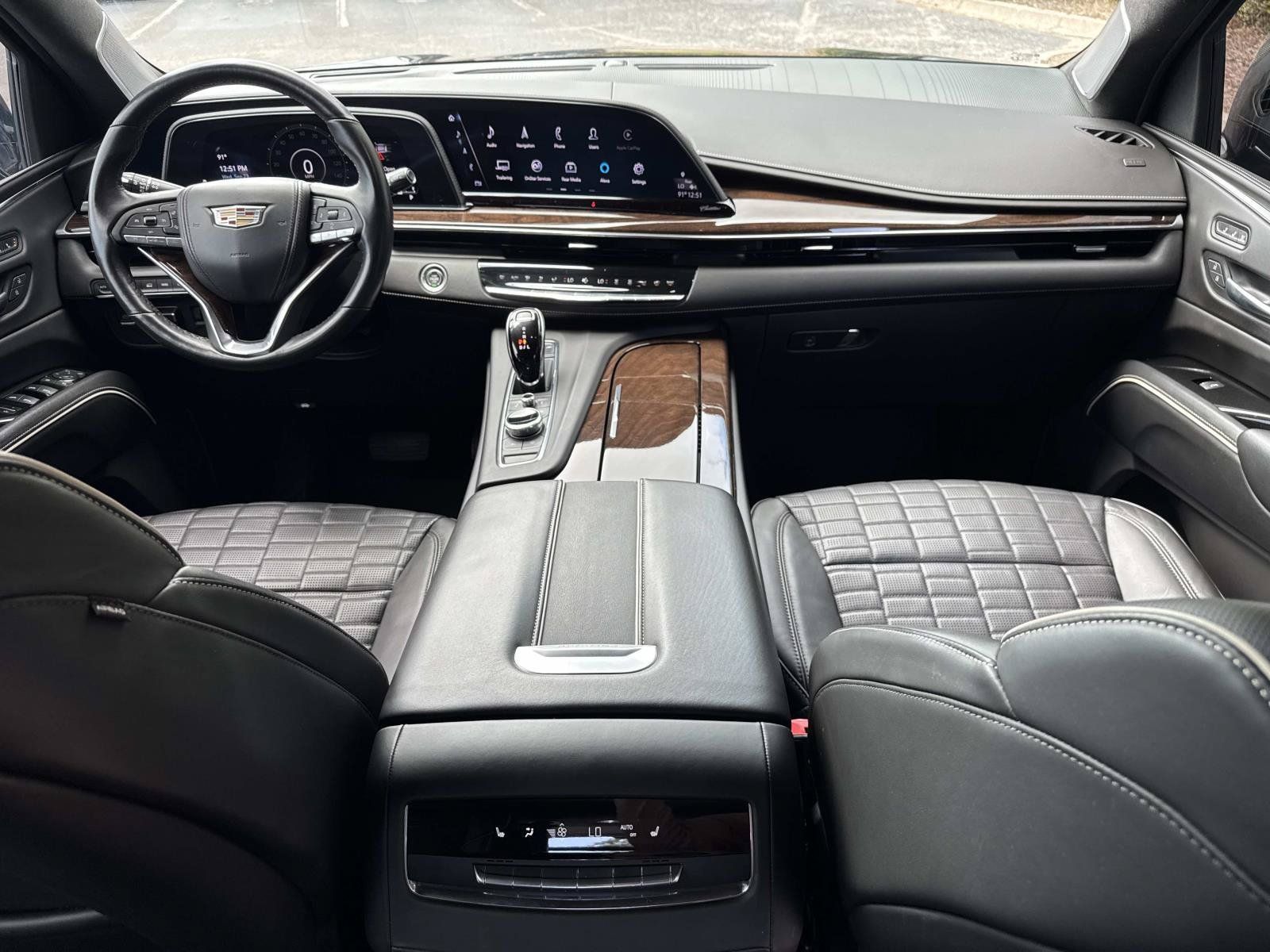 Used 2023 Cadillac Escalade Premium Luxury Platinum AWD/4WD image 28