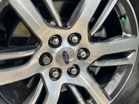 Used 2022 Ford Expedition Limited image 31