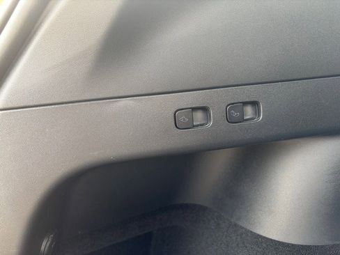 Used 2022 Tesla Model Y Performance AWD/4WD image 38