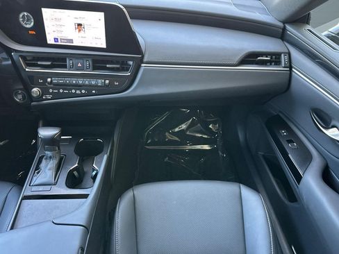 Certified 2025 Lexus ES 350 w/ Accessory Package (Z2) FWD image 30