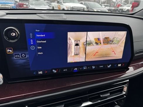 New 2026 Chevrolet Traverse Z71 w/ Enhanced Driving Package image 4