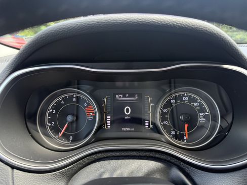 Certified 2020 Jeep Cherokee Latitude Plus AWD/4WD image 16