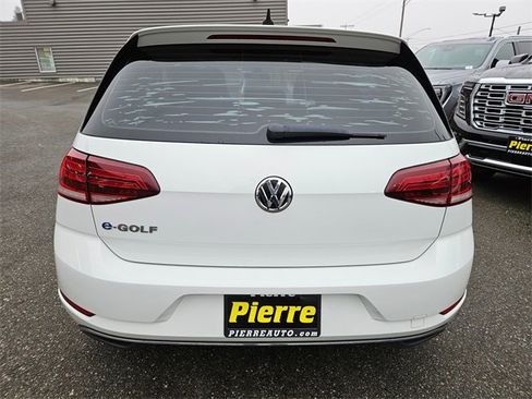 Used 2017 Volkswagen e-Golf SE w/ DC Fast Charging Package image 4