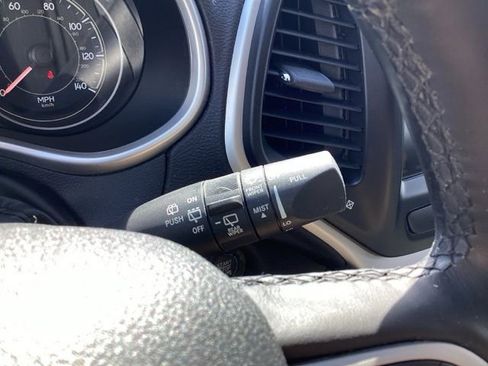 Used 2014 Jeep Cherokee Limited w/ Luxury Group image 36