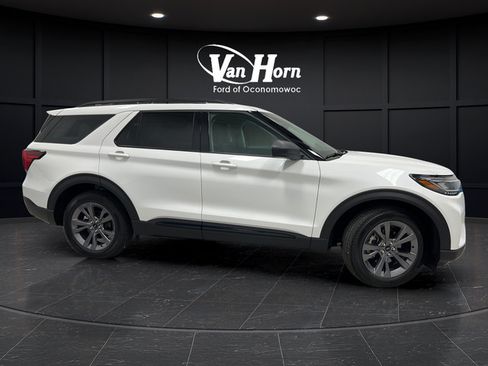 Used 2026 Ford Explorer Active w/ Active Comfort Package AWD/4WD image 8