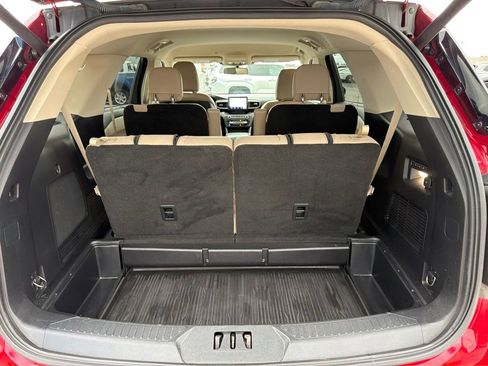 Used 2020 Ford Explorer Limited w/ Class III Trailer Tow Package RWD image 11