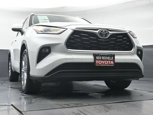 Used 2022 Toyota Highlander Limited AWD/4WD image 42