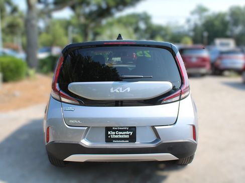 Certified 2025 Kia Soul LX w/ LX Technology Package FWD image 8