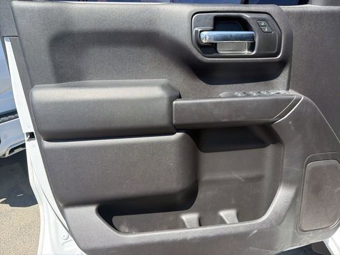 Used 2020 Chevrolet Silverado 1500 Custom w/ Custom Value Package image 10