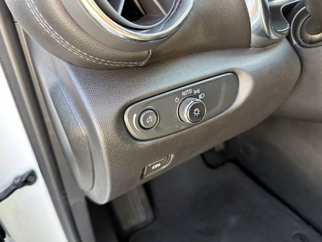 Used 2022 Chevrolet Blazer LT FWD image 19