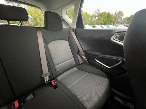 Used 2025 Kia Soul LX w/ LX Technology Package image 35