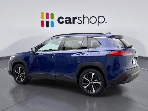 Used 2024 Toyota Corolla Cross AWD Hybrid w/ Convenience Package image 3