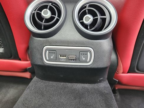 Used 2022 Alfa Romeo Giulia Veloce image 26