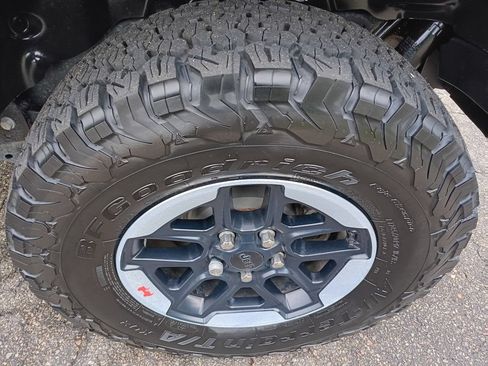 Used 2022 Jeep Wrangler Unlimited Rubicon w/ Cold Weather Group AWD/4WD image 24