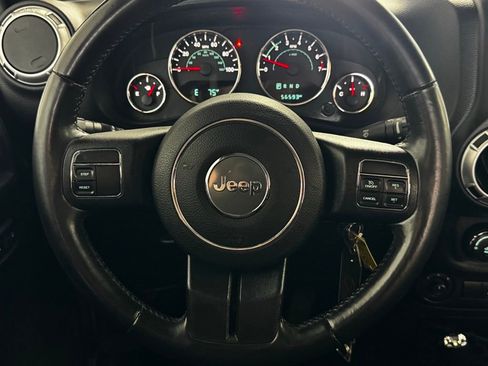 Used 2015 Jeep Wrangler Sahara image 13