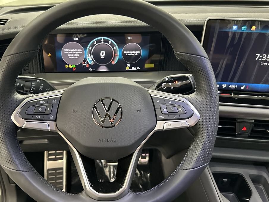 New 2026 Volkswagen Tiguan SE R-Line AWD/4WD image 13