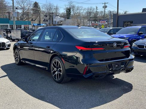 Used 2023 BMW 760i xDrive w/ Executive Package image 5