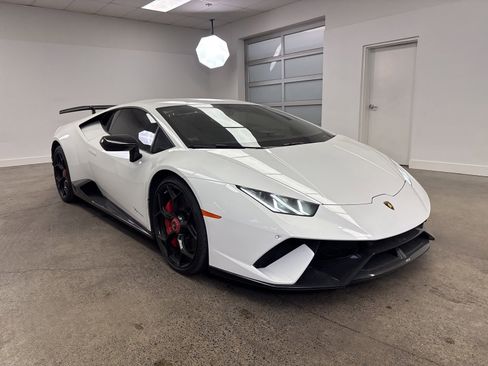 Used 2018 Lamborghini Huracan Performante image 1