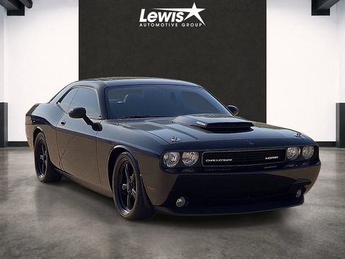 Used 2010 Dodge Challenger R/T w/ Mopar 10 Pkg RWD image 6