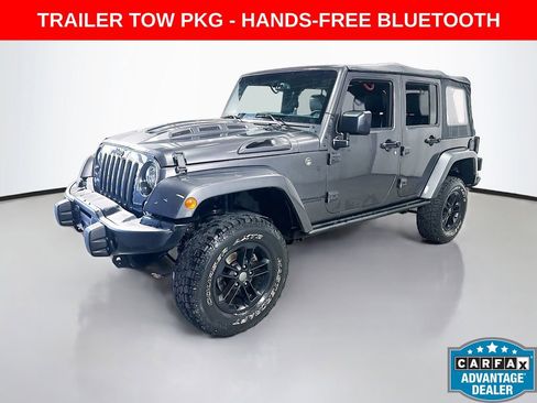 Used 2017 Jeep Wrangler Unlimited Sahara image 2
