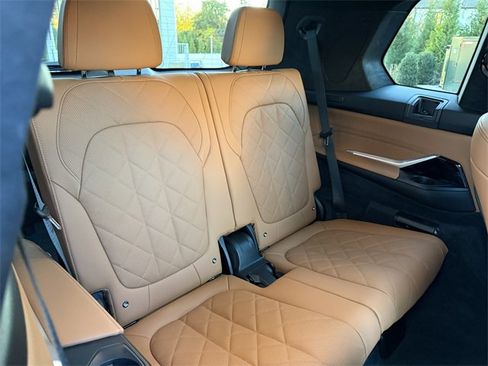 Certified 2023 BMW X7 xDrive40i w/ M Sport Package image 34