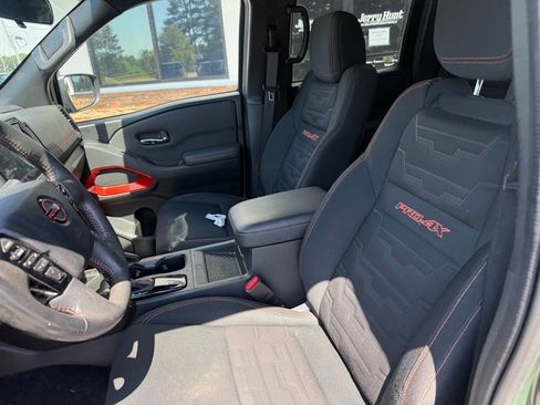 Used 2023 Nissan Frontier PRO-4X w/ Pro Convenience Package AWD/4WD image 3