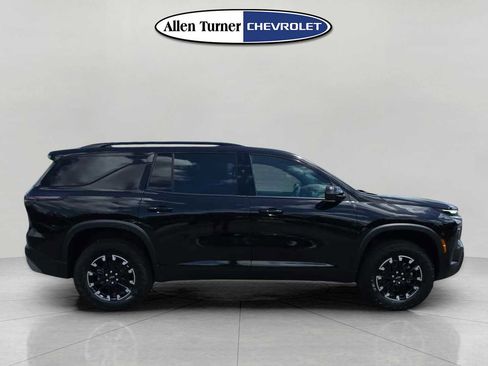 New 2026 Chevrolet Traverse Z71 w/ Driver Confidence Package AWD/4WD image 3