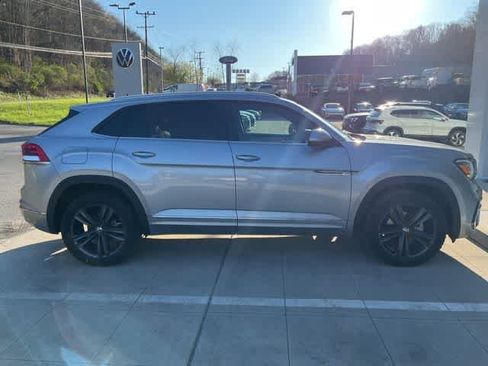 Used 2021 Volkswagen Atlas Cross Sport SE image 5