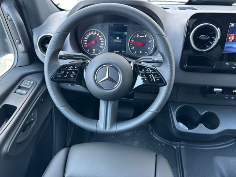 New 2025 Mercedes-Benz Sprinter 2500 image 11