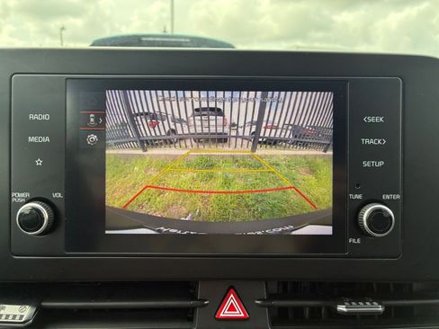 Used 2025 Kia Sportage LX FWD image 20
