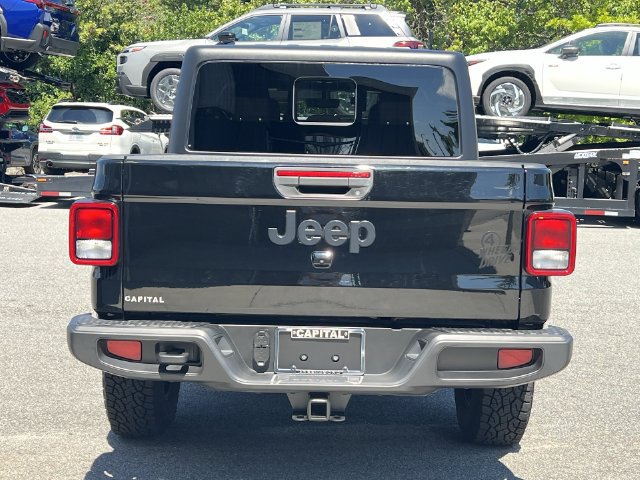 Used 2022 Jeep Gladiator Sport AWD/4WD image 12